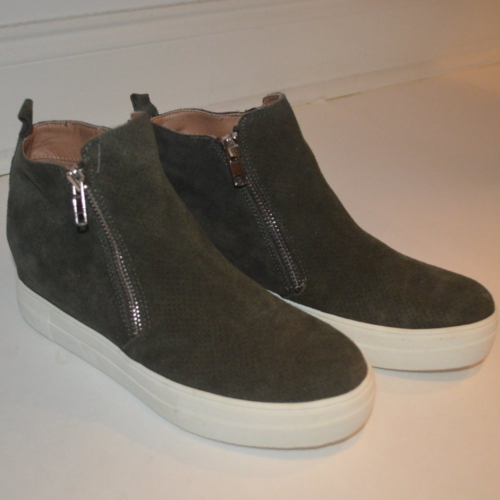 Steve Madden Suede Green Booties NWOT